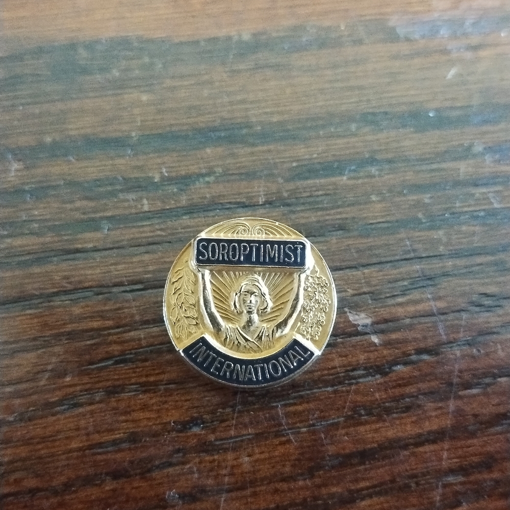 Vtg Soroptimist International Gold Tone Lapel Pin